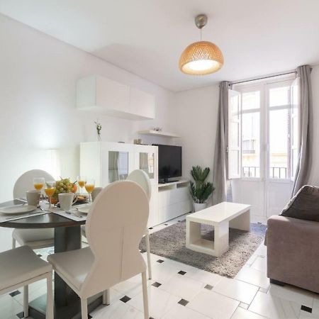 Apartamentos Bolsa Larios Малага Экстерьер фото