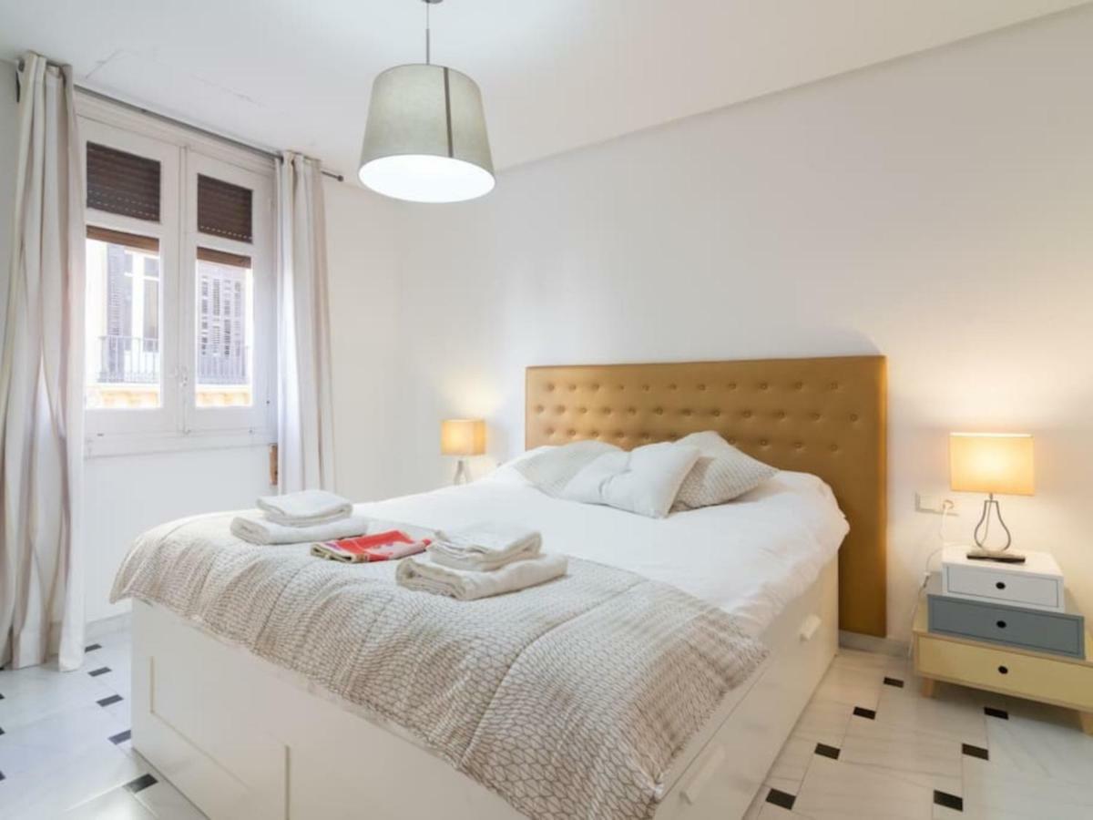 Apartamentos Bolsa Larios Малага Экстерьер фото