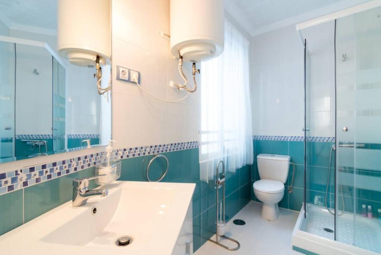 Apartamentos Bolsa Larios Малага Экстерьер фото
