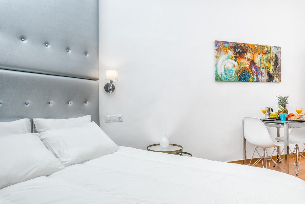 Apartamentos Bolsa Larios Малага Экстерьер фото