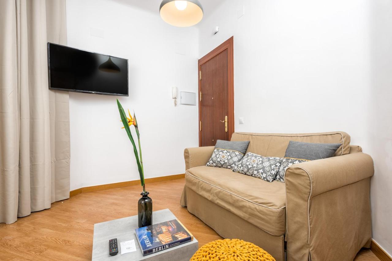 Apartamentos Bolsa Larios Малага Экстерьер фото
